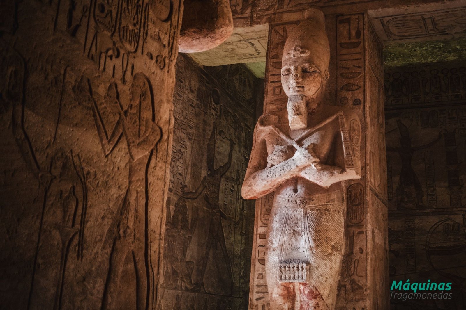 mejores tragamonedas con temática de egipto antiguo 2026 — Intricate carvings and sculptures from an ancient Egyptian tomb in Giza, Egypt.